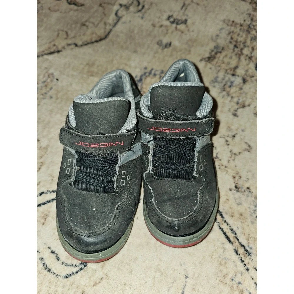 Jordan Flight 45 Kids Black Grey Red Sneakers 317823-021 Size 9C